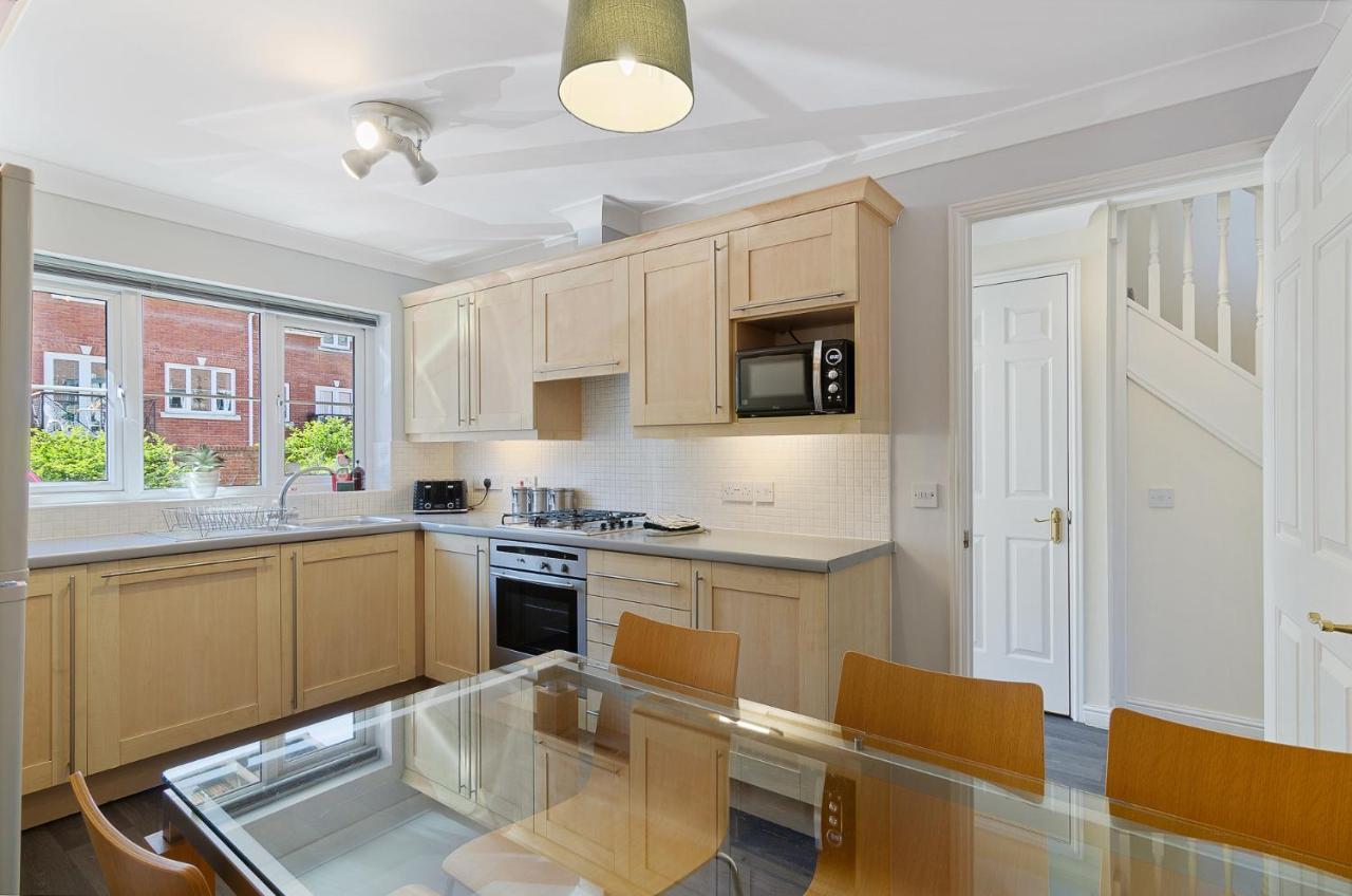 Вілла 4Br Townhouse Wbalcony Free Parking Fast Wi-Fi Норвіч Екстер'єр фото