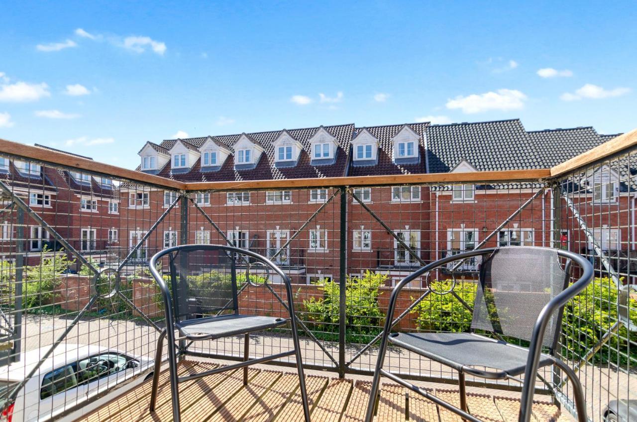 Вілла 4Br Townhouse Wbalcony Free Parking Fast Wi-Fi Норвіч Екстер'єр фото