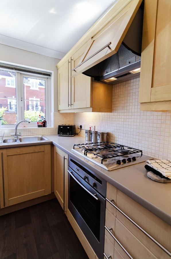 Вілла 4Br Townhouse Wbalcony Free Parking Fast Wi-Fi Норвіч Екстер'єр фото